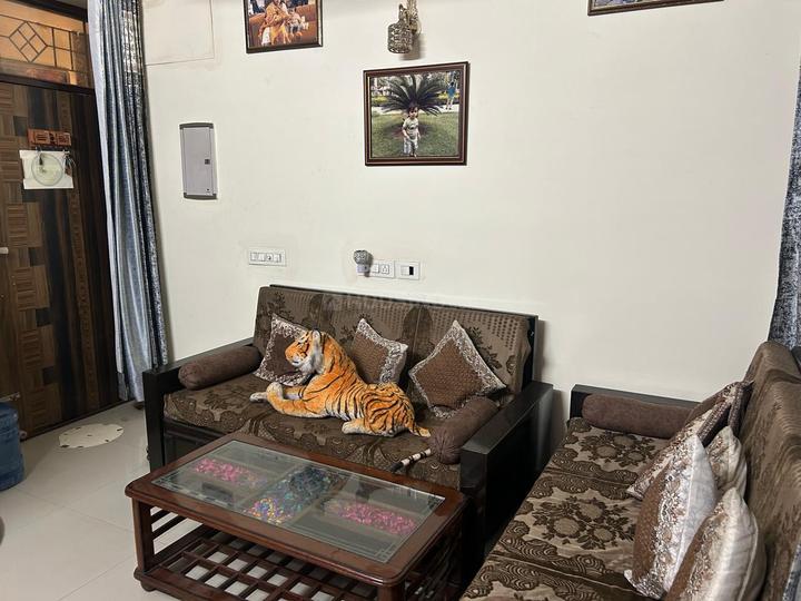 BUILDER FLOOR APMT Main Image 1