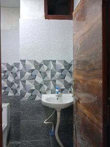 Common Bathroom Image of 1050 Sq.ft 2 BHK Apartment / Flat for sale in Sector 49 Noida for Rs. 4200000