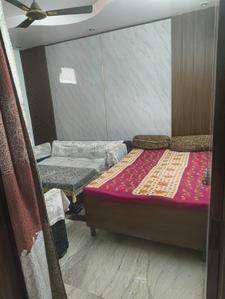 Bedroom Image of 900 Sq.ft 2 BHK Builder Floor for sale in Krishna Nagar New Delhi for Rs. 3800000