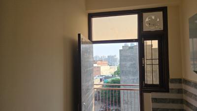 Bedroom Image of 372 Sq.ft 1 RK Apartment / Flat for rent in Sector 72 Noida for Rs. 12599