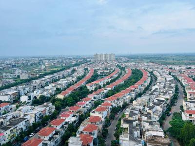 Image of 435 Sq.ft 1 RK Studio for rent in Paramount Pine And Oak Studio, Surajpur, Greater Noida for Rs. 15000