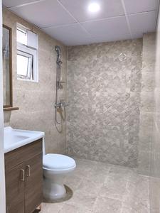 Common Bathroom Image of 1000 Sq.ft 1 RK Builder Floor for rent in Independent Floors At DLF City Phase IV, DLF Phase 4 Gurgaon for Rs. 35000
