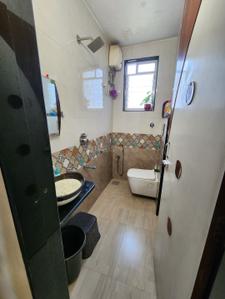 Bathroom Image of 1850 Sq.ft 4.5 BHK Apartment / Flat for sale in Airoli Navi Mumbai for Rs. 25000000