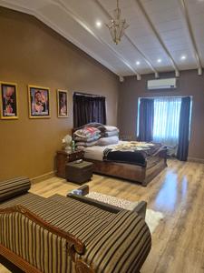 Bedroom Image of 2850 Sq.ft 4 BHK Villa for sale in Chullickal Kochi for Rs. 35000000