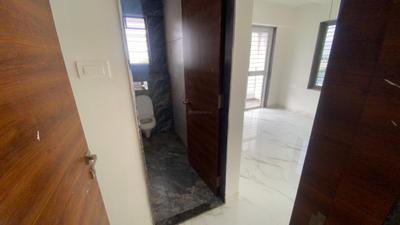 Bathroom Image of 1700 Sq.ft 3 BHK Apartment / Flat for rent in Veer Sawarkar Nagar Nashik for Rs. 33000