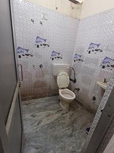 Bathroom Image of 445 Sq.ft 1 BHK Builder Floor for rent in Sarvdharm RWA, Mukherjee Nagar New Delhi for Rs. 10000