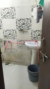 Bathroom Image of 1000 Sq.ft 3 BHK Apartment / Flat for sale in Daliganj Lucknow for Rs. 2700000