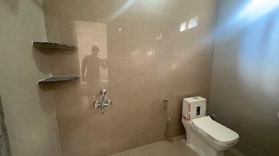 Bathroom Image of 800 Sq.ft 1 BHK Apartment / Flat for rent in Scheme No 114 Indore for Rs. 20000