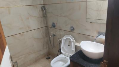 Bathroom Image of 1450 Sq.ft 3 BHK Builder Floor for sale in Mansarover Garden New Delhi for Rs. 22500000
