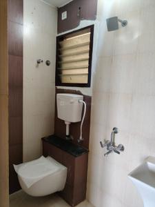 Bathroom Image of 1400 Sq.ft 2 BHK Apartment / Flat for rent in Max Vista, Vilangudi Madurai for Rs. 25000