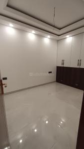 Bedroom Image of 700 Sq.ft 2 BHK Builder Floor for sale in Pitampura New Delhi for Rs. 6000000