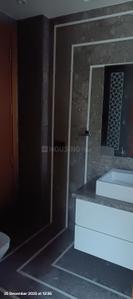 Bathroom Image of 2700 Sq.ft 4 BHK Builder Floor for rent in Safdarjung Development Area New Delhi for Rs. 300000