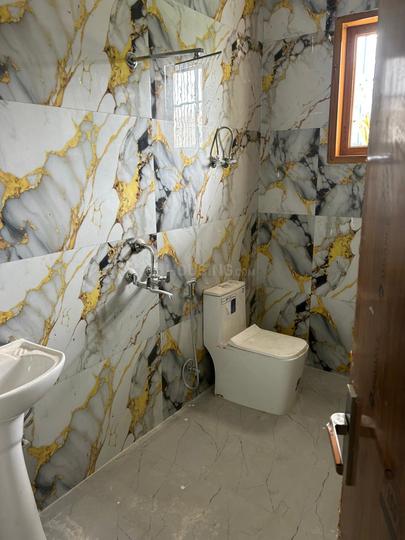 Noida extension sector 2 Greater noida west Bathroom 1