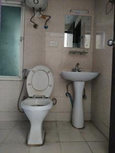 Common Bathroom Image of 580 Sq.ft 1 BHK Apartment / Flat for rent in Habitech Panchtatva Phase 1, Noida Extension Greater Noida for Rs. 15992