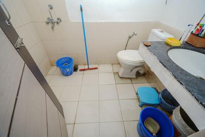 Bathroom Image of 1945 Sq.ft 3 BHK Apartment / Flat for sale in Shree Vardhman Victoria, Sector 70 Gurgaon for Rs. 22900000