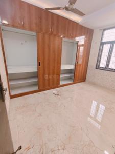 Bedroom Image of 900 Sq.ft 3 BHK Builder Floor for rent in Mayur Vihar Phase 1 New Delhi for Rs. 30000