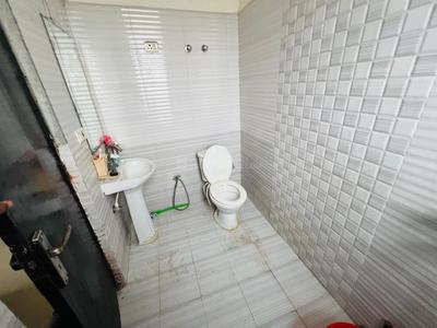 Bathroom Image of 2150 Sq.ft 3 BHK Builder Floor for sale in Omaxe North Avenue II, Omaxe City Bahadurgarh for Rs. 7000000
