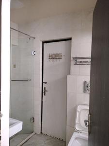 Common Bathroom Image of 2800 Sq.ft 4 BHK Apartment / Flat for sale in Beverly Park Apartments, Sector 22 Dwarka New Delhi for Rs. 59000000