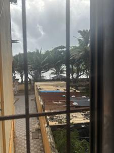 Balcony Image of 280 Sq.ft 1 RK Independent House for rent in Juhu Mumbai for Rs. 28000