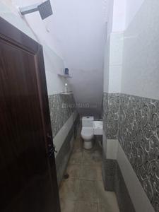 Bathroom Image of 400 Sq.ft 1 BHK Builder Floor for rent in Old Double Storey, Lajpat Nagar New Delhi for Rs. 26000