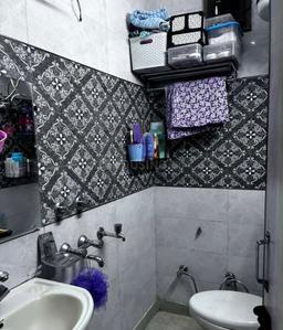 Image of 1000 Sq.ft 2 BHK Builder Floor for sale in Ganesh Nagar, New Delhi for Rs. 8200000
