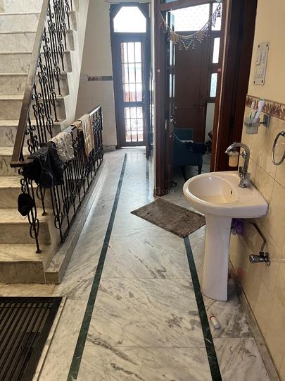 Tri Nagar Main Image 1