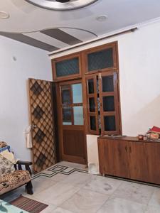 Bedroom Image of 1350 Sq.ft 3 BHK Builder Floor for sale in Laxmi Nagar New Delhi for Rs. 8500000