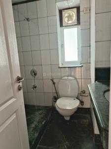 Bathroom Image of 2368 Sq.ft 3.5 BHK Apartment / Flat for rent in Unitech Uniworld City South, Sector 30 Gurgaon for Rs. 85000