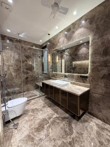 Bathroom Image of 10400 Sq.ft 6 BHK Independent House for sale in Defence Colony New Delhi for Rs. 520000000