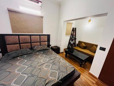 Bedroom Image of 1055 Sq.ft 2 BHK Builder Floor for sale in Arun Vihar, Sector 37 Noida for Rs. 22000000
