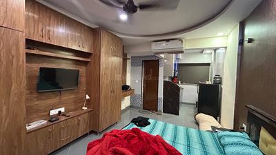 Bedroom Image of 1496 Sq.ft 1 RK Apartment / Flat for rent in DLF Capital Greens Phase 1 And 2, Karampura New Delhi for Rs. 18000