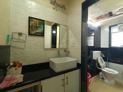 Bathroom Image of Jyotsna's P. G. in Gultekdi, Pune