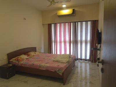 Bedroom Image of 1750 Sq.ft 3 BHK Apartment / Flat for rent in Raheja Ridgewood, Goregaon East Mumbai for Rs. 124999