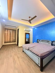 Bedroom Image of 842 Sq.ft 1 BHK Apartment / Flat for rent in Palam Vihar Gurgaon for Rs. 25000