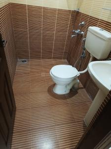 Bathroom Image of 600 Sq.ft 1 BHK Builder Floor for rent in HBR Layout Bengaluru for Rs. 32000