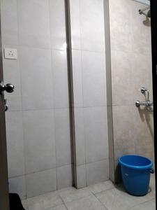 Three Jewels Common Bathroom One 4