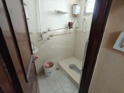 Bathroom Image of 800 Sq.ft 2 BHK Apartment / Flat for sale in Khatiwala Tank Indore for Rs. 2050000