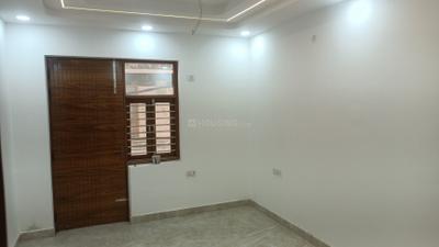 Bedroom Image of 1300 Sq.ft 3 BHK Builder Floor for sale in Pitampura New Delhi for Rs. 9000000