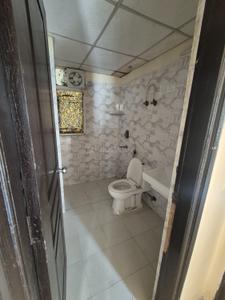 Image of 800 Sq.ft 2 BHK Apartment / Flat for rent in Sethi Max Royal, Sector 76, Noida for Rs. 26000