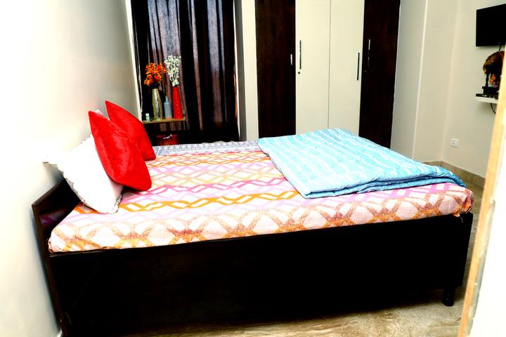 Bedroom Image of HelloWorld Pepper in Sector 50, Noida
