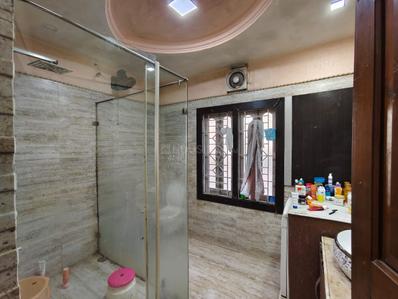 Bathroom Image of 3900 Sq.ft 7 BHK Apartment / Flat for sale in KalindiEstate, South Dum Dum Kolkata for Rs. 13000000