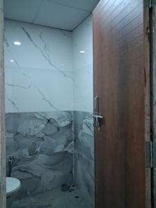 Common Bathroom Image of 890 Sq.ft 2 BHK Apartment / Flat for sale in Sector 49 Noida for Rs. 4000000