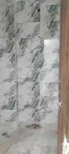 Bathroom Image of 550 Sq.ft 1.5 BHK Builder Floor for rent in Shastri Nagar New Delhi for Rs. 15000