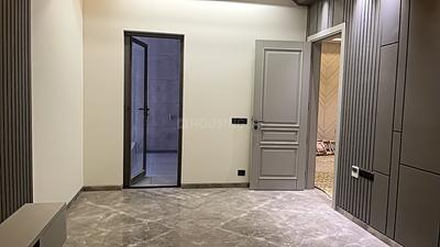 Bedroom Image of 4896 Sq.ft 4 BHK Builder Floor for sale in Model Town New Delhi for Rs. 75000000