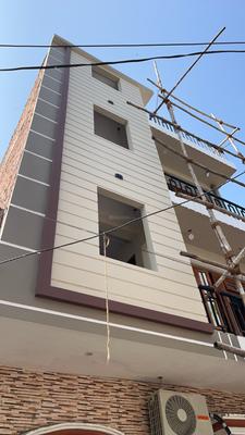 Building Image of 1000 Sq.ft 3 BHK Builder Floor for rent in Saadatganj Lucknow for Rs. 15000