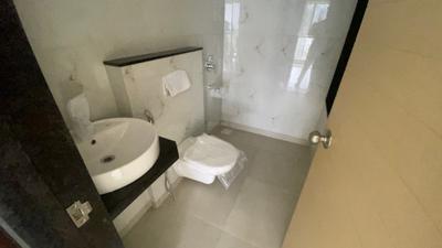 Bathroom Image of 1050 Sq.ft 2 BHK Apartment / Flat for rent in MICL Aaradhya Parkwood 1, Mira Road East Mira Bhayandar for Rs. 35750