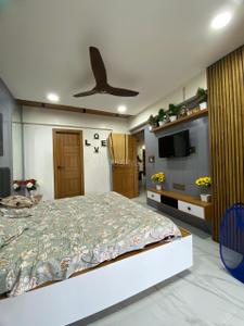 Bedroom Image of 1700 Sq.ft 3 BHK Apartment / Flat for rent in HH Pravesh, Ghatlodiya Ahmedabad for Rs. 50000
