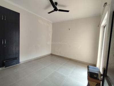 Bedroom Image of 1045 Sq.ft 2 BHK Apartment / Flat for rent in Paramount Floraville, Sector 137 Noida for Rs. 28000