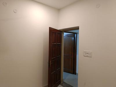 Bedroom Image of 2000 Sq.ft 4 BHK Apartment / Flat for rent in Sarita Vihar New Delhi for Rs. 75000