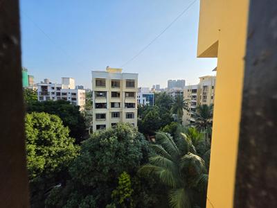 Image of 1500 Sq.ft 3 BHK Apartment / Flat for rent in Thakur Silver Tower, Kandivali East, Mumbai for Rs. 82000